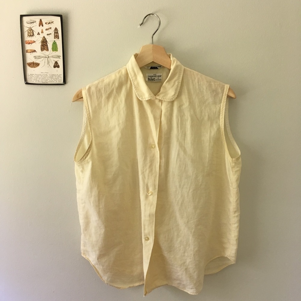 Vintage sleeveless button up with Peter Pan collar